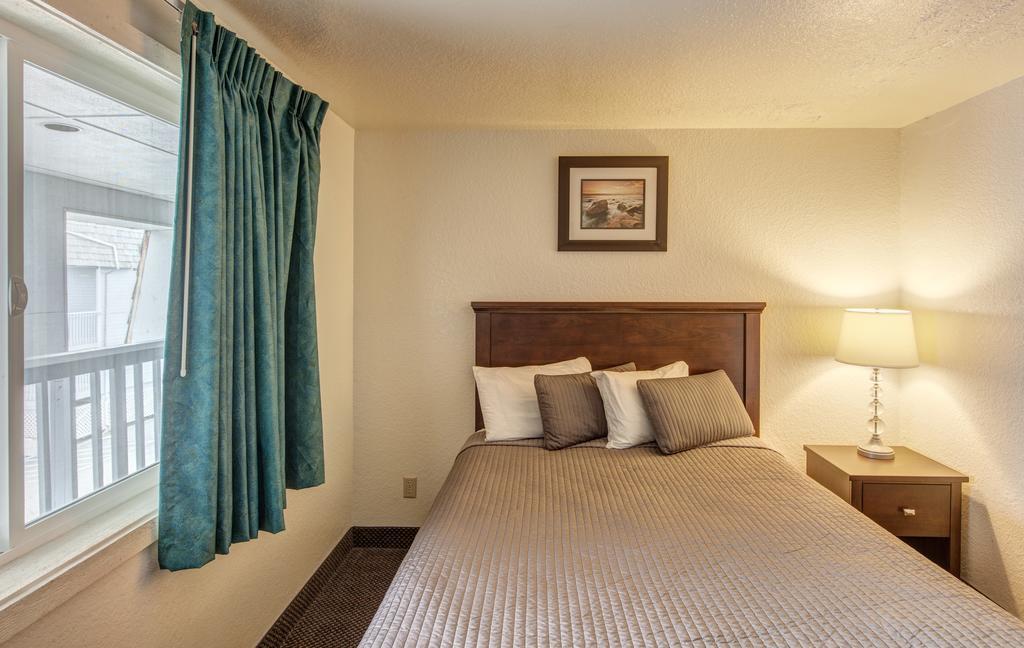 Surfside Resort Рокълей Бийч Екстериор снимка