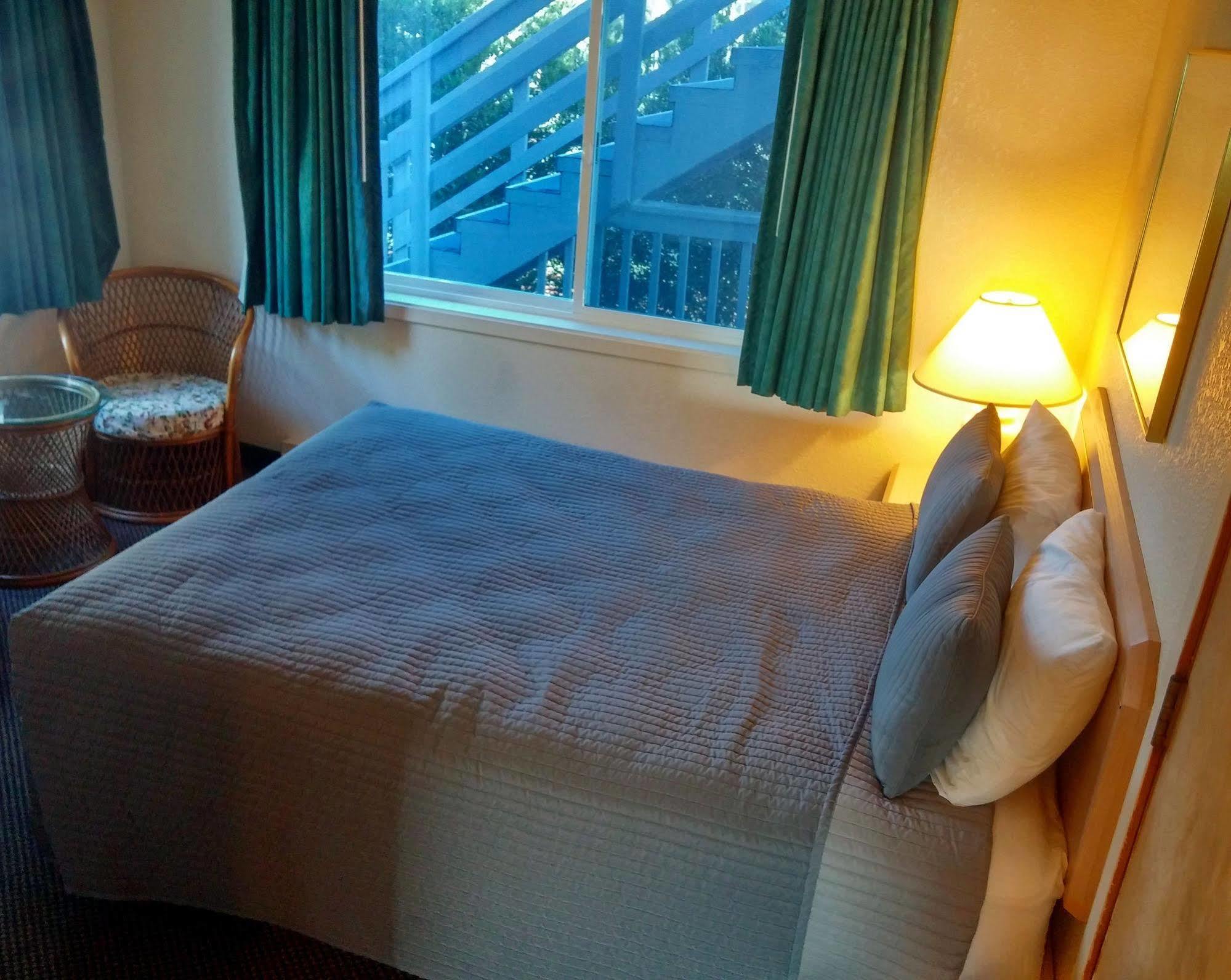 Surfside Resort Рокълей Бийч Екстериор снимка